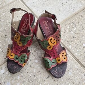 L'Artiste ladies sandals NWOT